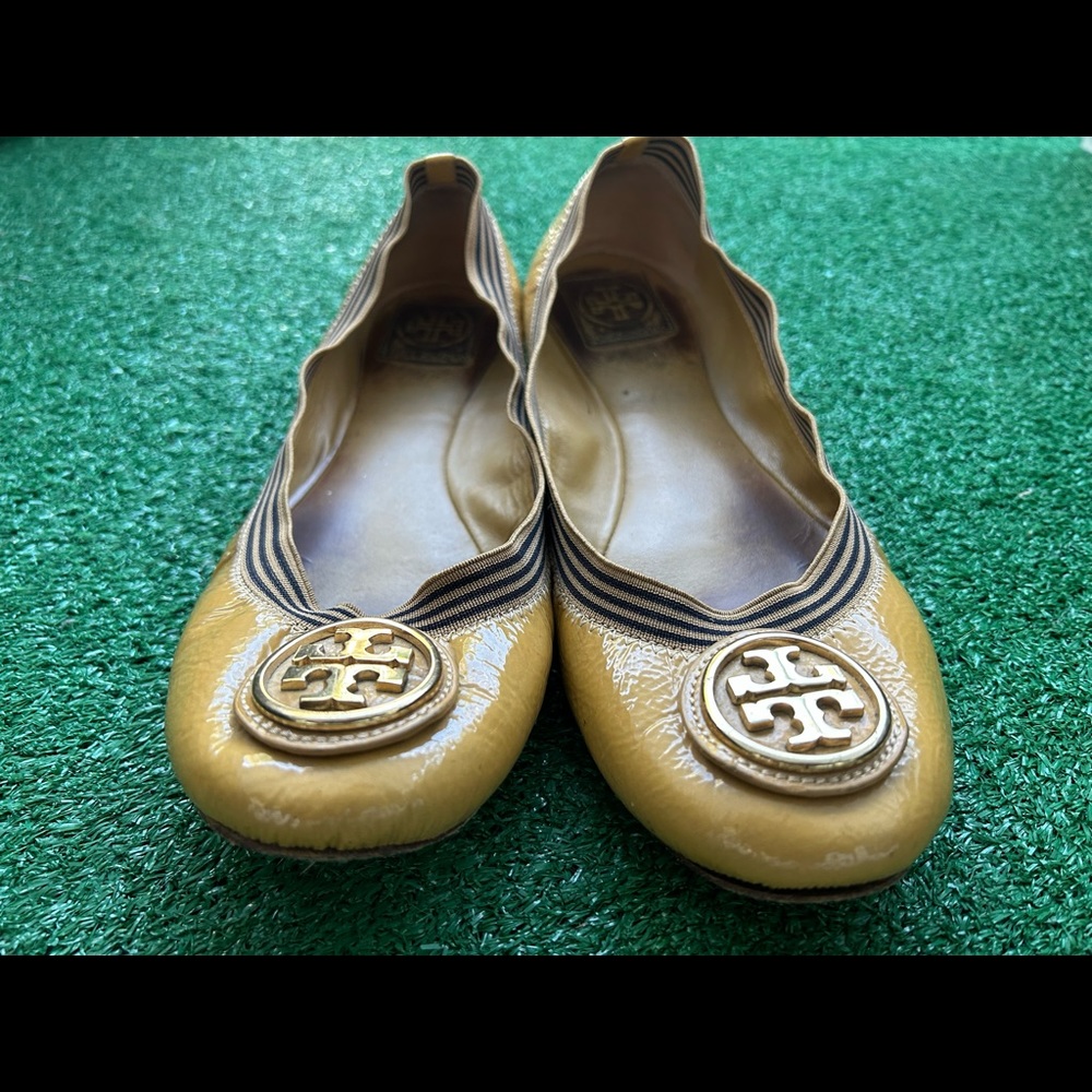 Tory Burch around Toe Ballet Flats - Camel/tan (patent)